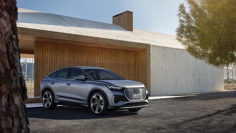 Audi_Q4_e-tron_Sportback_2021-08.jpg