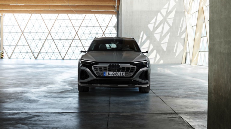 Audi_Q8-etron-2023-04.jpg