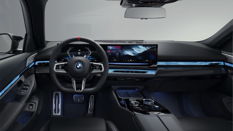 BMW_i5_M60_xDrive_Touring-07.jpg