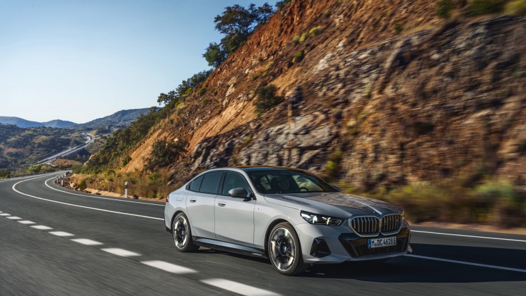 BMW_i5_eDrive40_Sedan-03.jpg