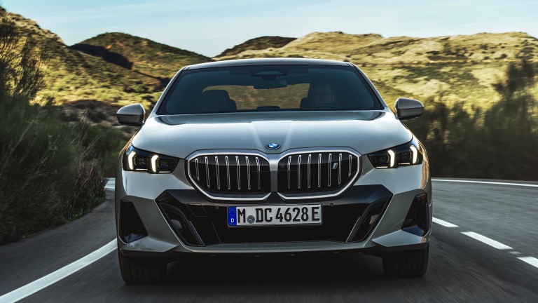 BMW_i5_eDrive40_Sedan-06.jpg