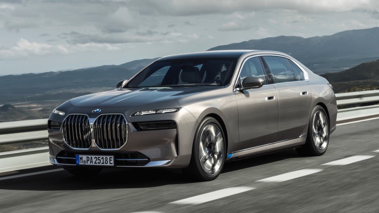 BMW_i7_2022-01.jpg