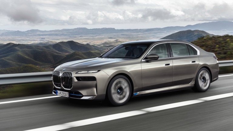 BMW_i7_2022-02.jpg