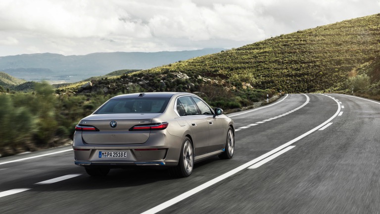 BMW_i7_2022-04.jpg