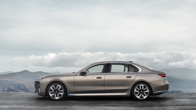 BMW_i7_2022-06.jpg