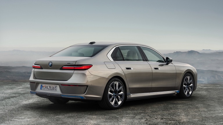 BMW_i7_2022-07.jpg