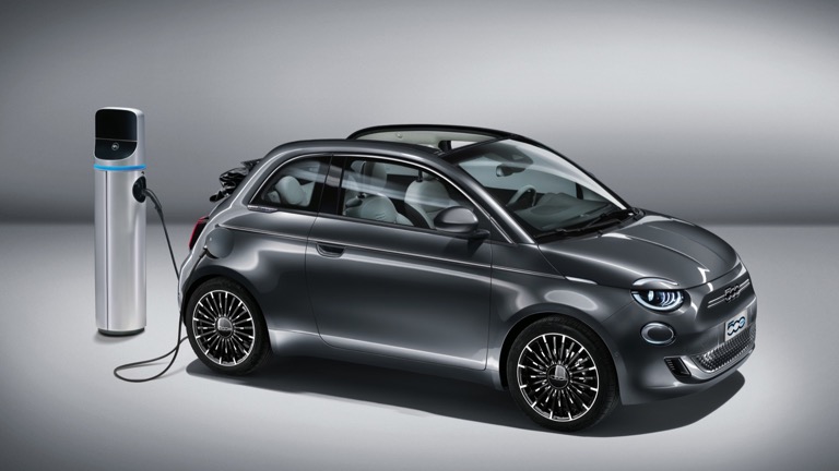 Fiat_500e_Convertible_2020-01-1.jpg