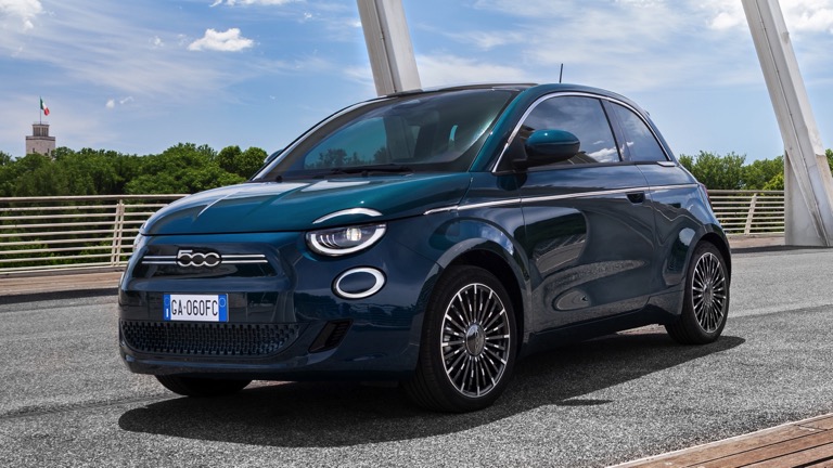 Fiat_500e_Hatchback_2020-01.jpg