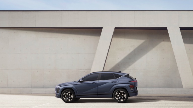 Hyundai_Kona_Electric_2024-04.jpg