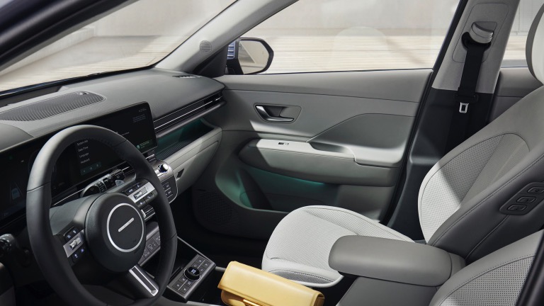 Hyundai_Kona_Electric_2024-08.jpg