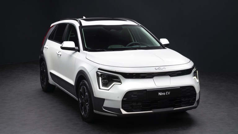 Kia-NiroEV-2022-04.jpg