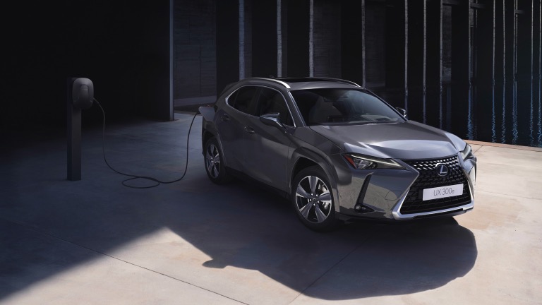 Lexus_UX_300e_Electric_2023-03.jpg