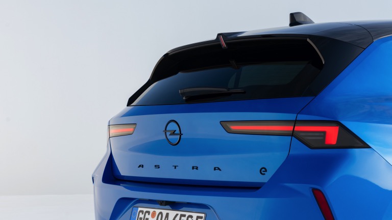 Opel_Astra_Electric-07.jpg