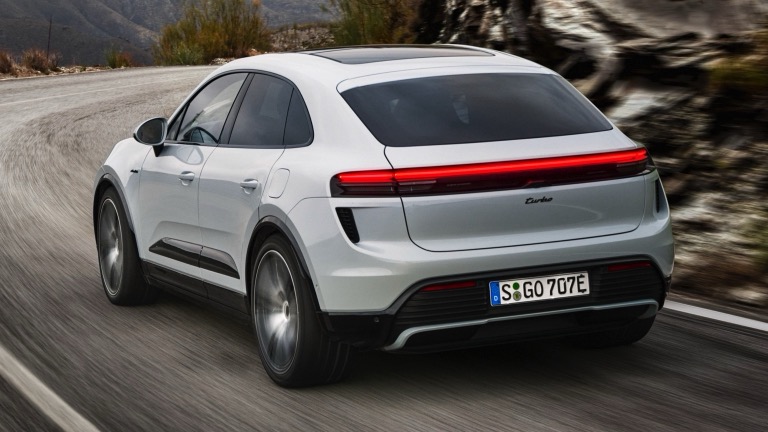 Porsche_Macan_Turbo_2024-02.jpg