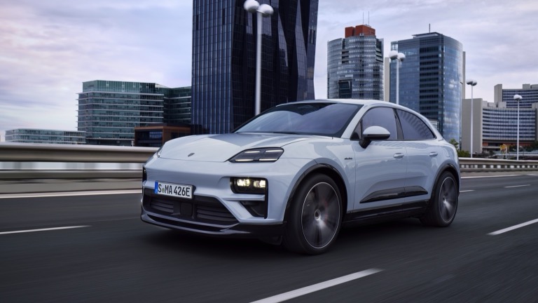 Porsche_Macan_Turbo_2024-05.jpg