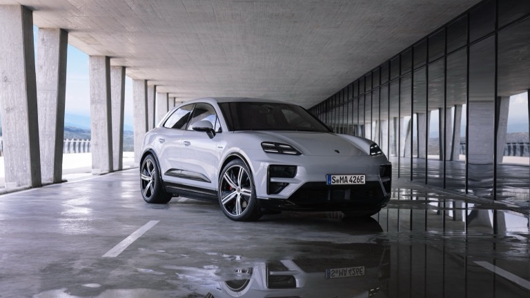 Porsche_Macan_Turbo_2024-06.jpg