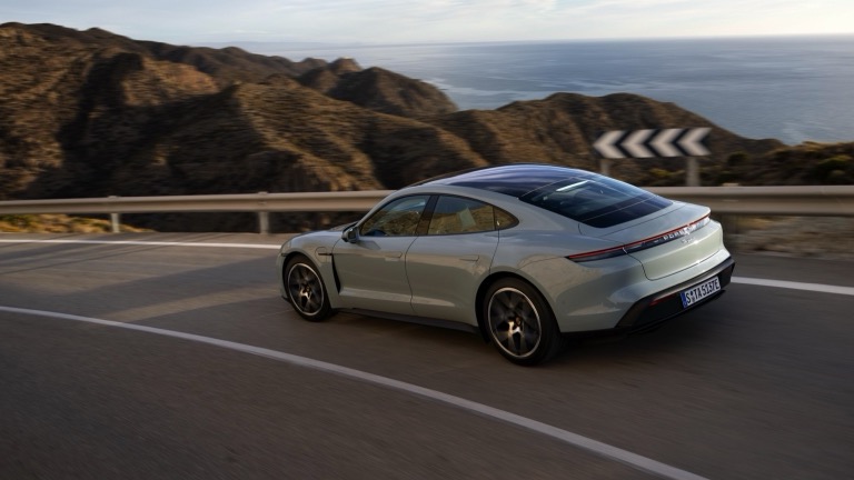Porsche_Taycan_2024-06-2.jpg