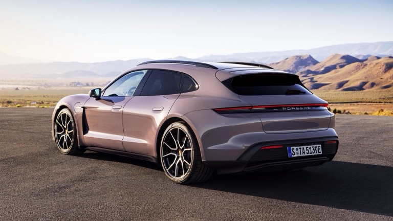 Porsche_Taycan_Sport_Turismo_2024-02.jpg