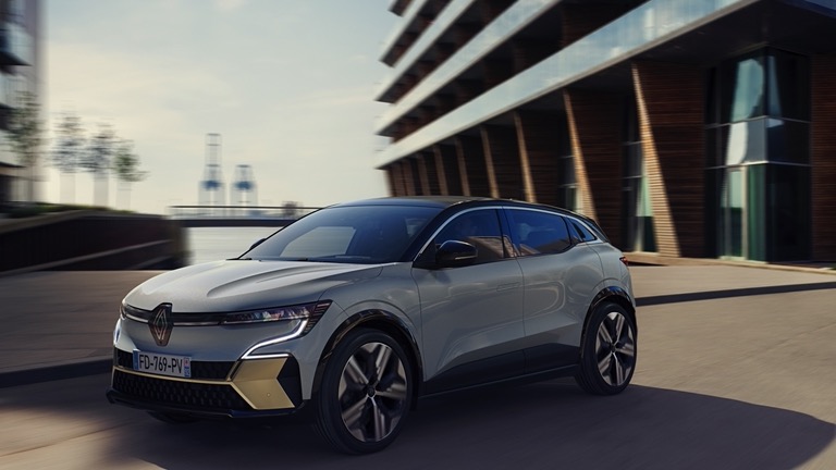 Renault_Megane_ETech-04.jpg