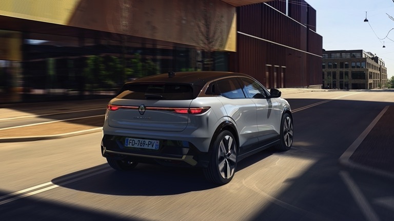 Renault_Megane_ETech-06.jpg