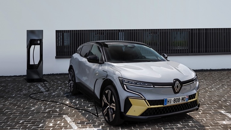 Renault_Megane_ETech-07.jpg