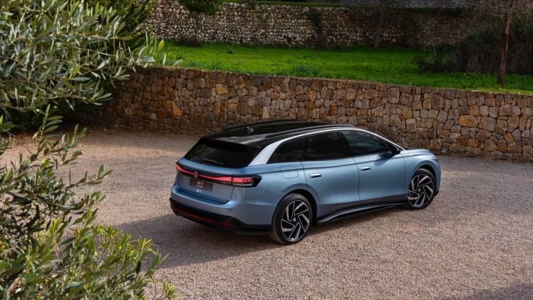 Volkswagen_ID7_Tourer-07-1.jpg