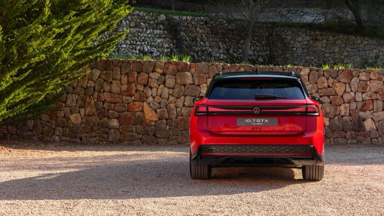 Volkswagen_ID7_Tourer_GTX-05.jpg