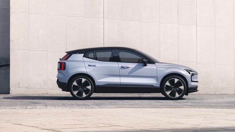 Volvo_EX30_2024-04.jpg