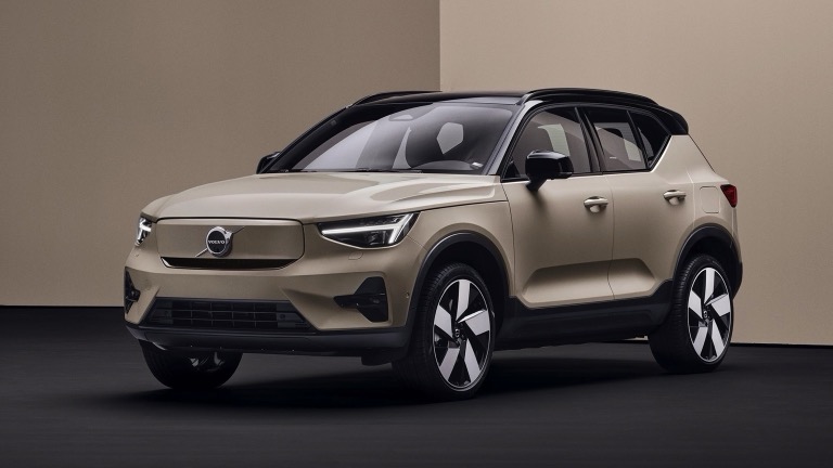 Volvo_EX40_2025-01.jpg