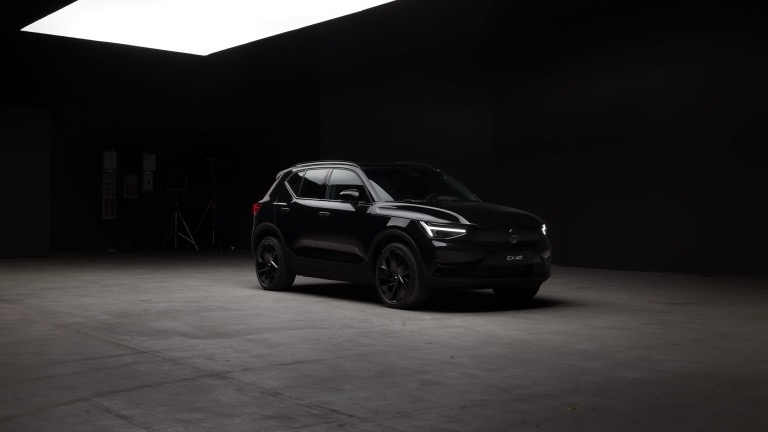 Volvo_EX40_2025-08.jpg
